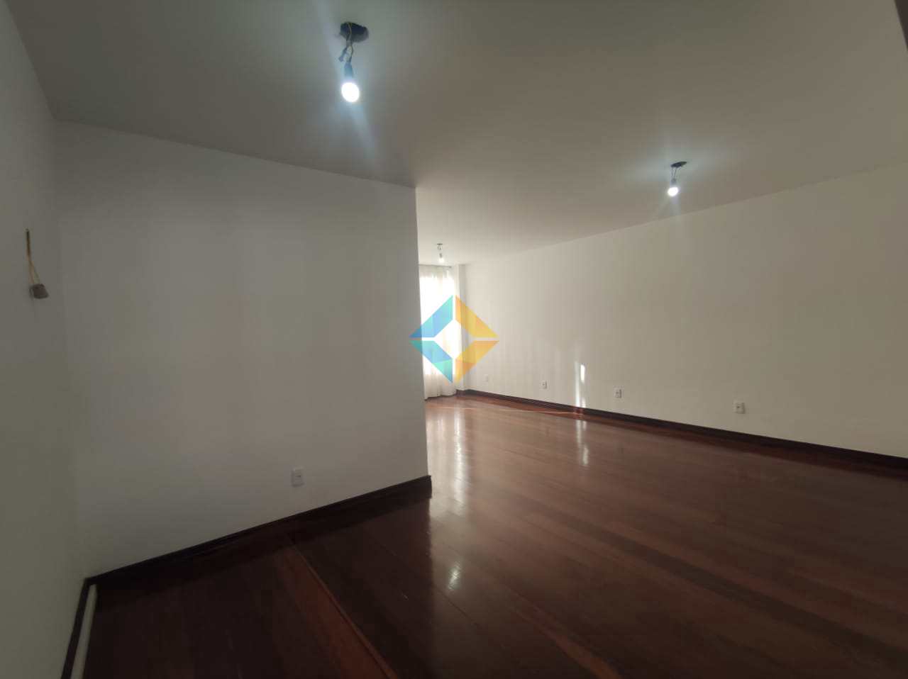 Apartamento à venda com 3 quartos, 140m² - Foto 7