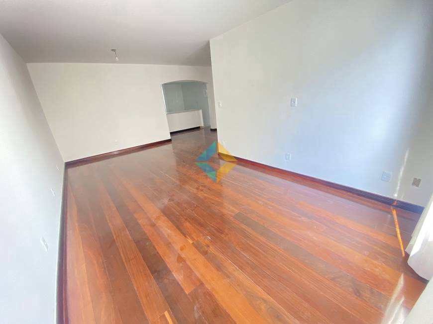 Apartamento à venda com 3 quartos, 140m² - Foto 8