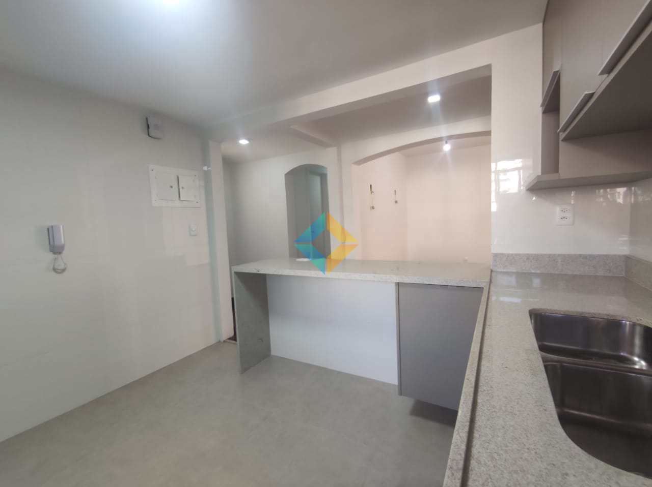 Apartamento à venda com 3 quartos, 140m² - Foto 13