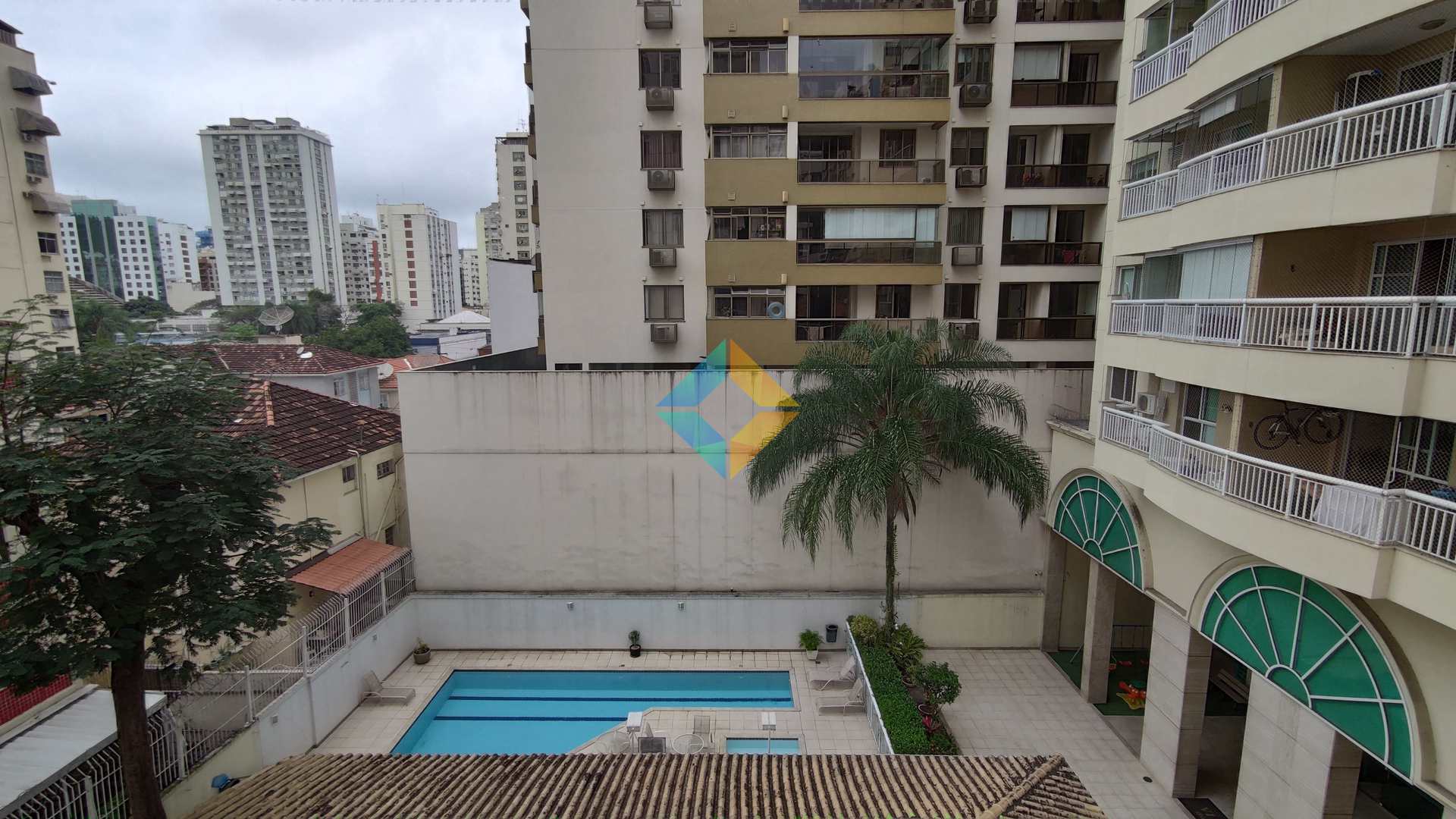 Apartamento à venda com 3 quartos, 140m² - Foto 26