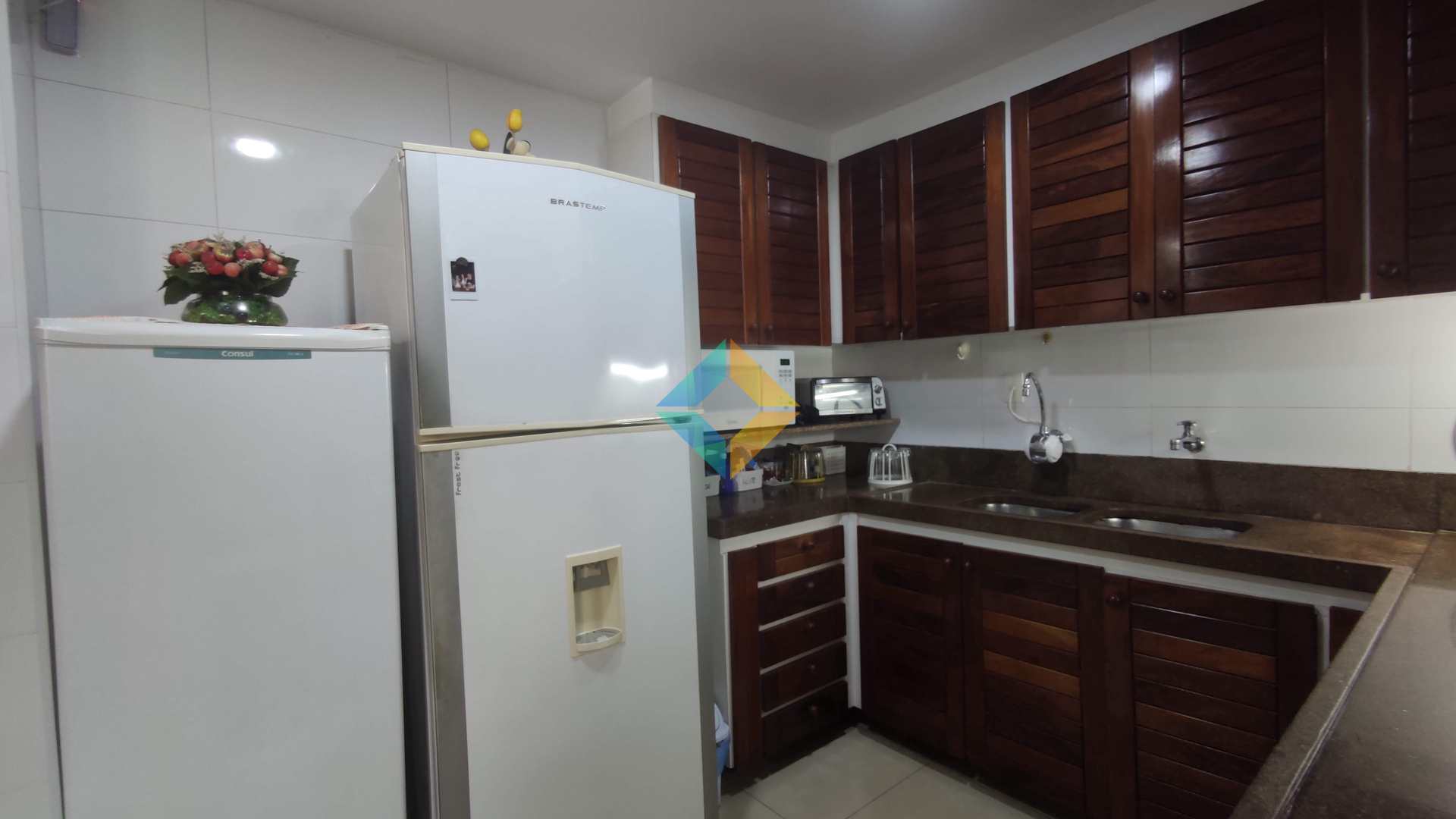 Apartamento à venda com 3 quartos, 140m² - Foto 9