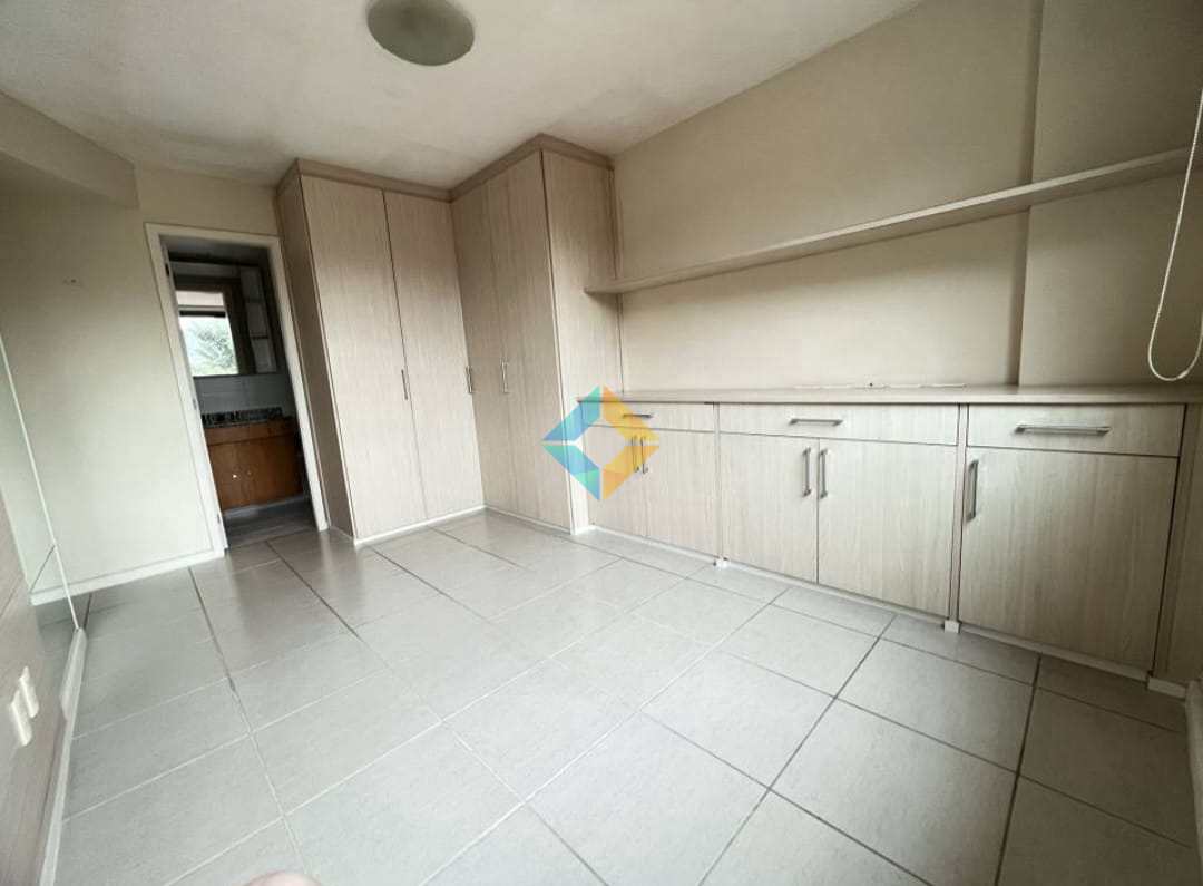 Apartamento à venda com 2 quartos, 75m² - Foto 9