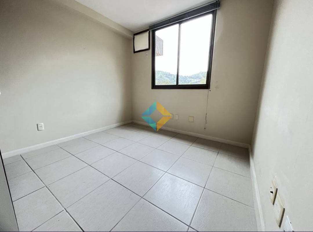 Apartamento à venda com 2 quartos, 75m² - Foto 8