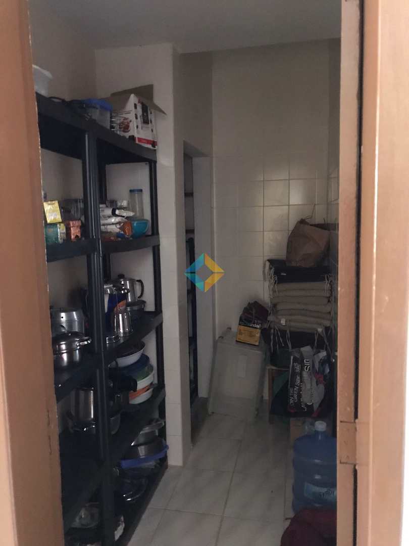 Casa à venda com 4 quartos, 300m² - Foto 36