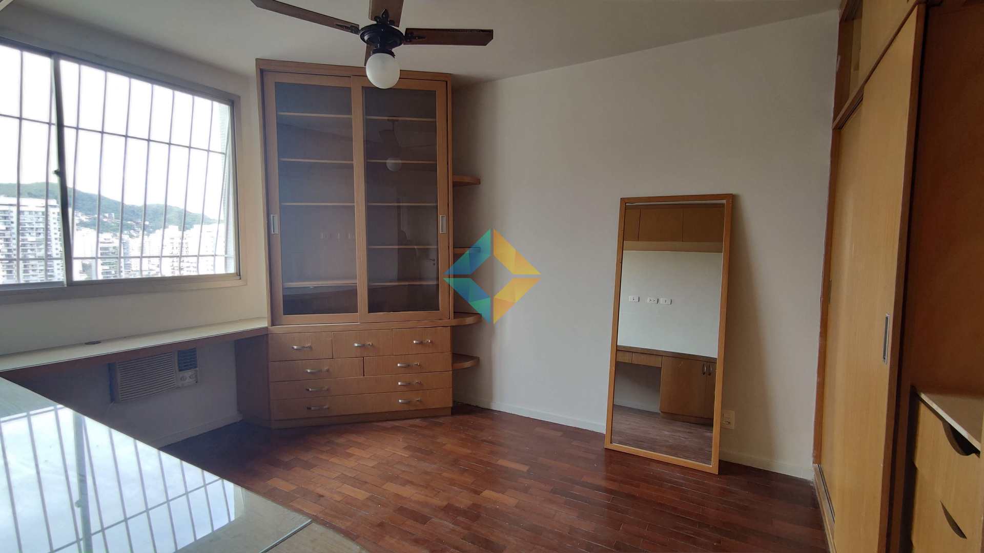 Apartamento à venda com 2 quartos, 85m² - Foto 13