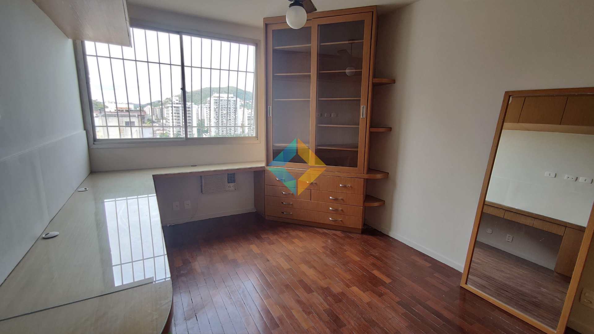 Apartamento à venda com 2 quartos, 85m² - Foto 9