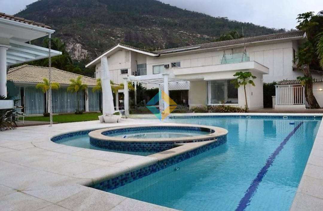 Casa de Condomínio à venda com 4 quartos, 650m² - Foto 2