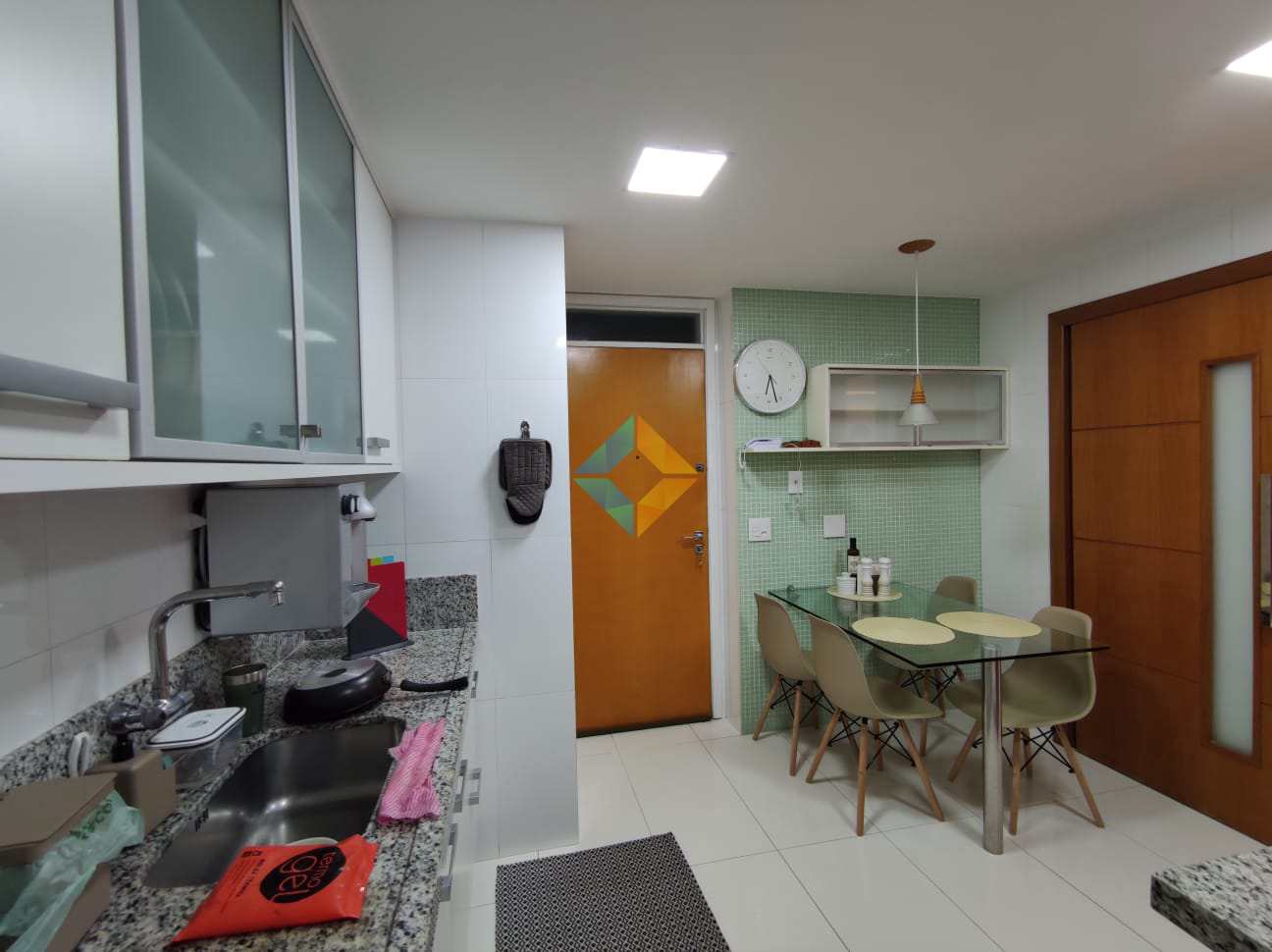 Apartamento para alugar com 3 quartos, 125m² - Foto 28