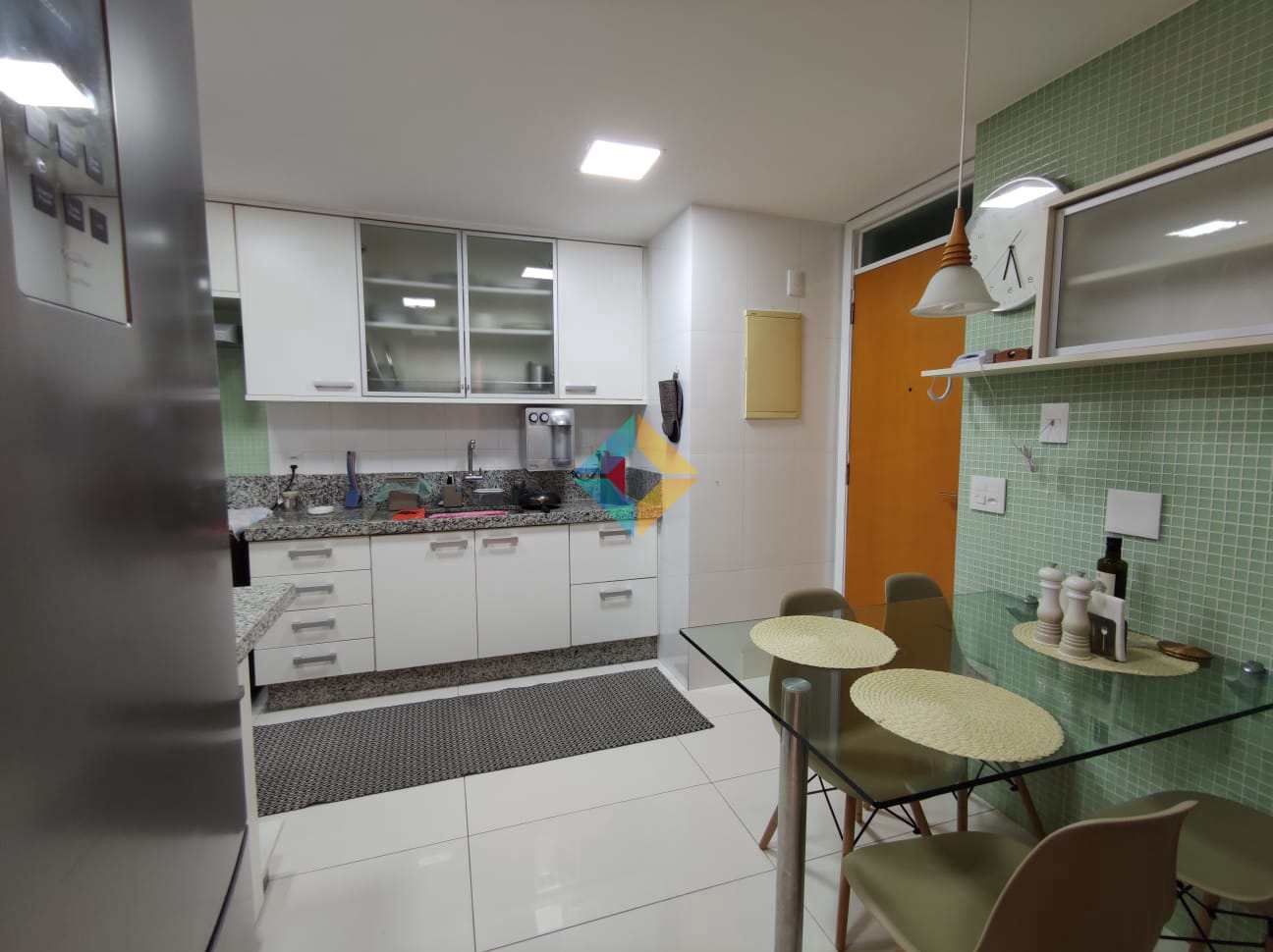 Apartamento para alugar com 3 quartos, 125m² - Foto 27