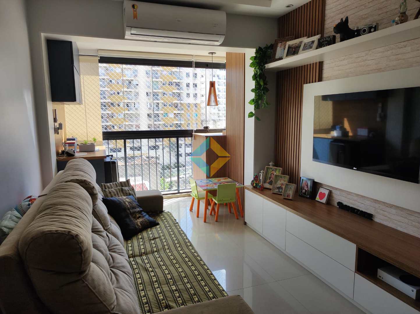 Apartamento à venda com 3 quartos, 80m² - Foto 2