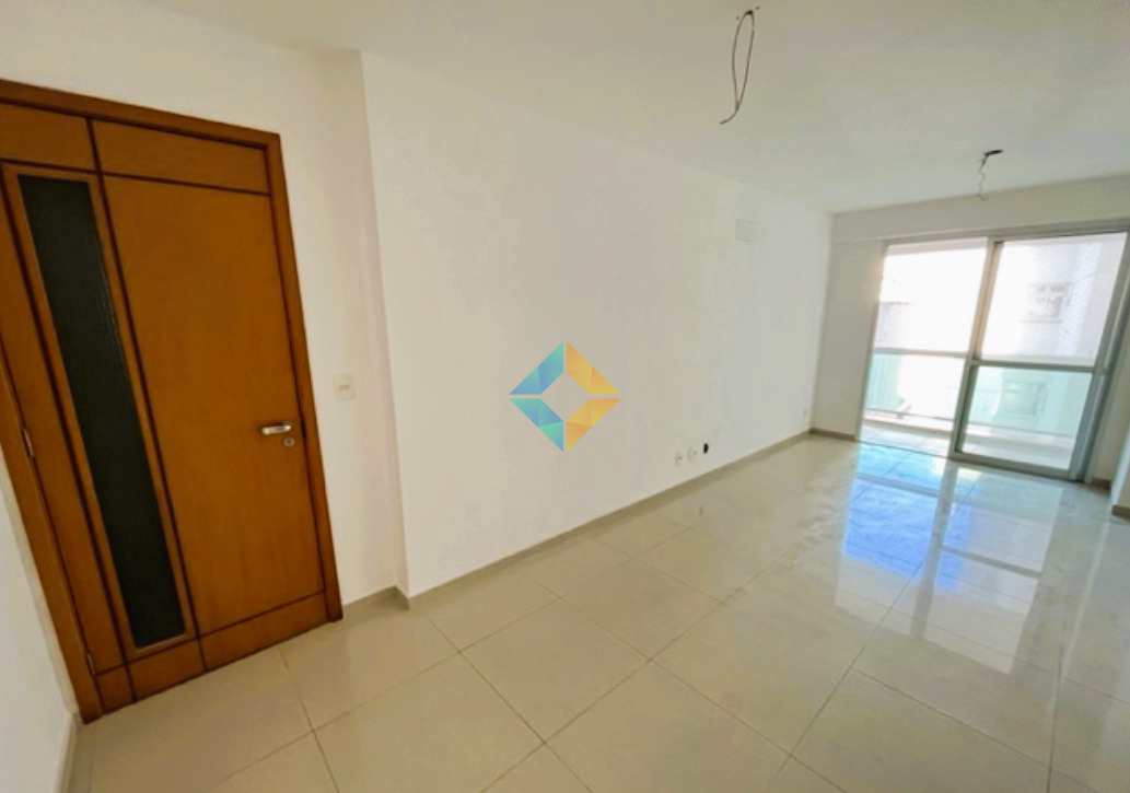 Apartamento à venda com 2 quartos, 80m² - Foto 3