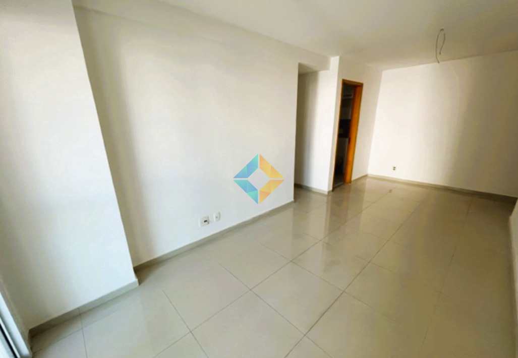 Apartamento à venda com 2 quartos, 80m² - Foto 4