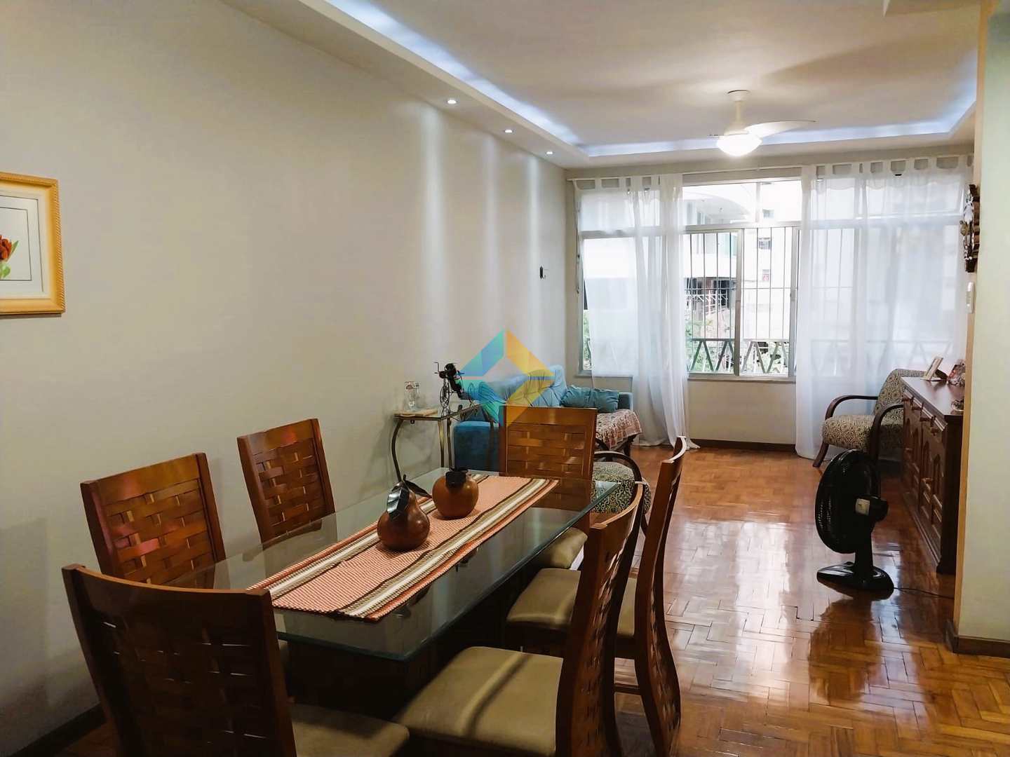 Apartamento à venda com 3 quartos, 134m² - Foto 1