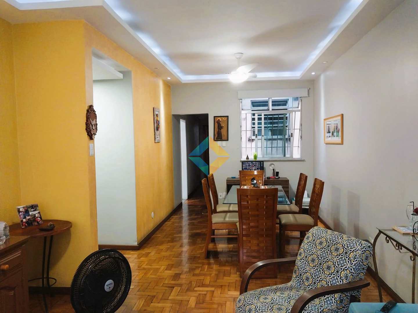 Apartamento à venda com 3 quartos, 134m² - Foto 2