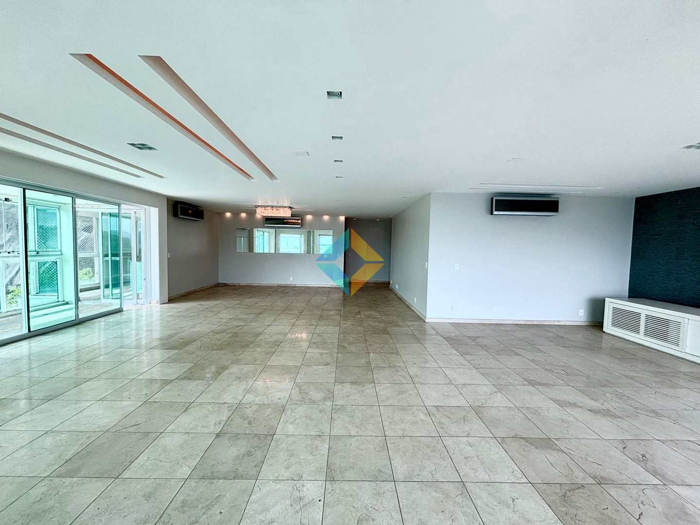 Apartamento para alugar com 5 quartos, 420m² - Foto 4