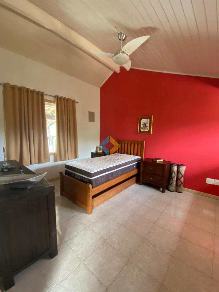 Casa à venda com 6 quartos, 250m² - Foto 10