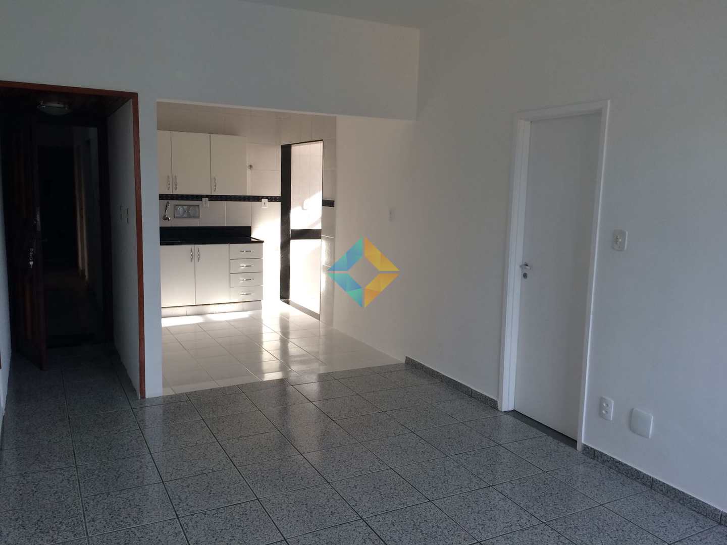 Apartamento à venda com 3 quartos, 90m² - Foto 1