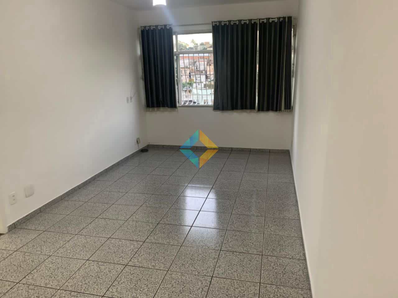 Apartamento à venda com 3 quartos, 90m² - Foto 3