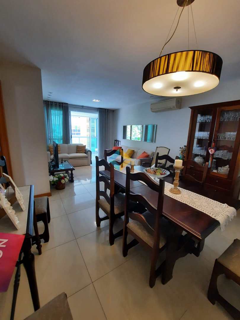 Apartamento à venda com 3 quartos, 125m² - Foto 1