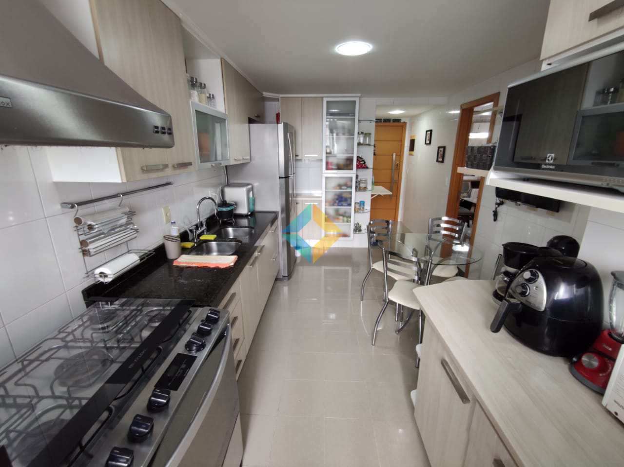 Apartamento à venda com 3 quartos, 140m² - Foto 23