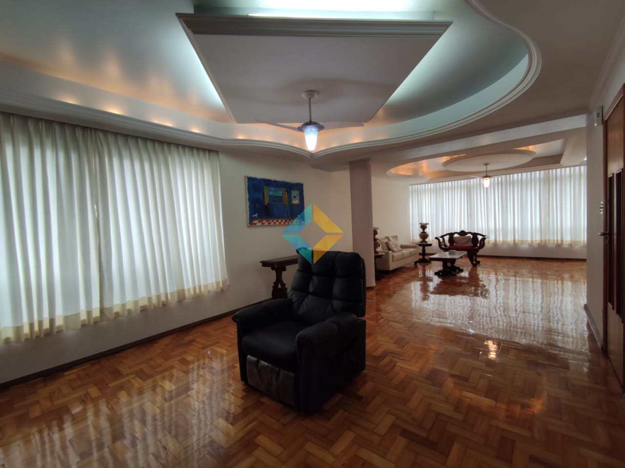 Apartamento à venda com 4 quartos, 211m² - Foto 3