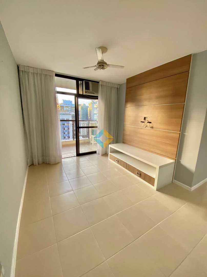 Apartamento à venda com 2 quartos, 70m² - Foto 7