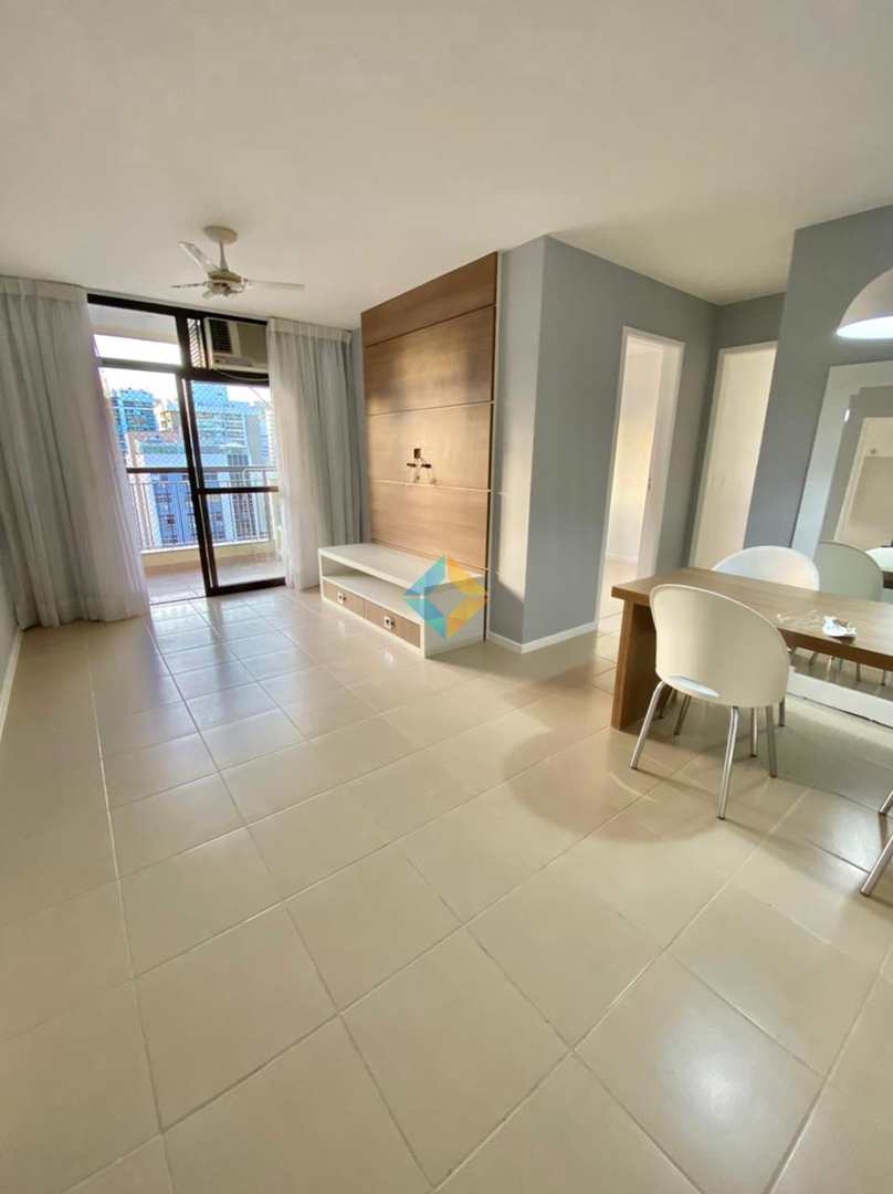 Apartamento à venda com 2 quartos, 70m² - Foto 1