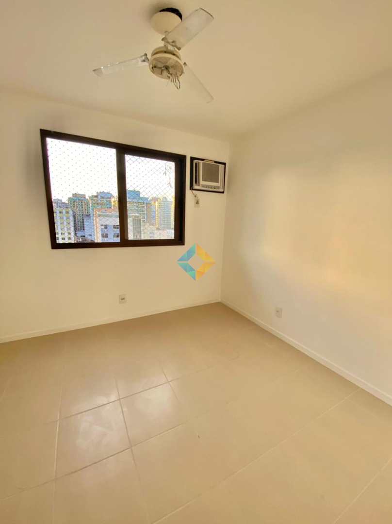 Apartamento à venda com 2 quartos, 70m² - Foto 12