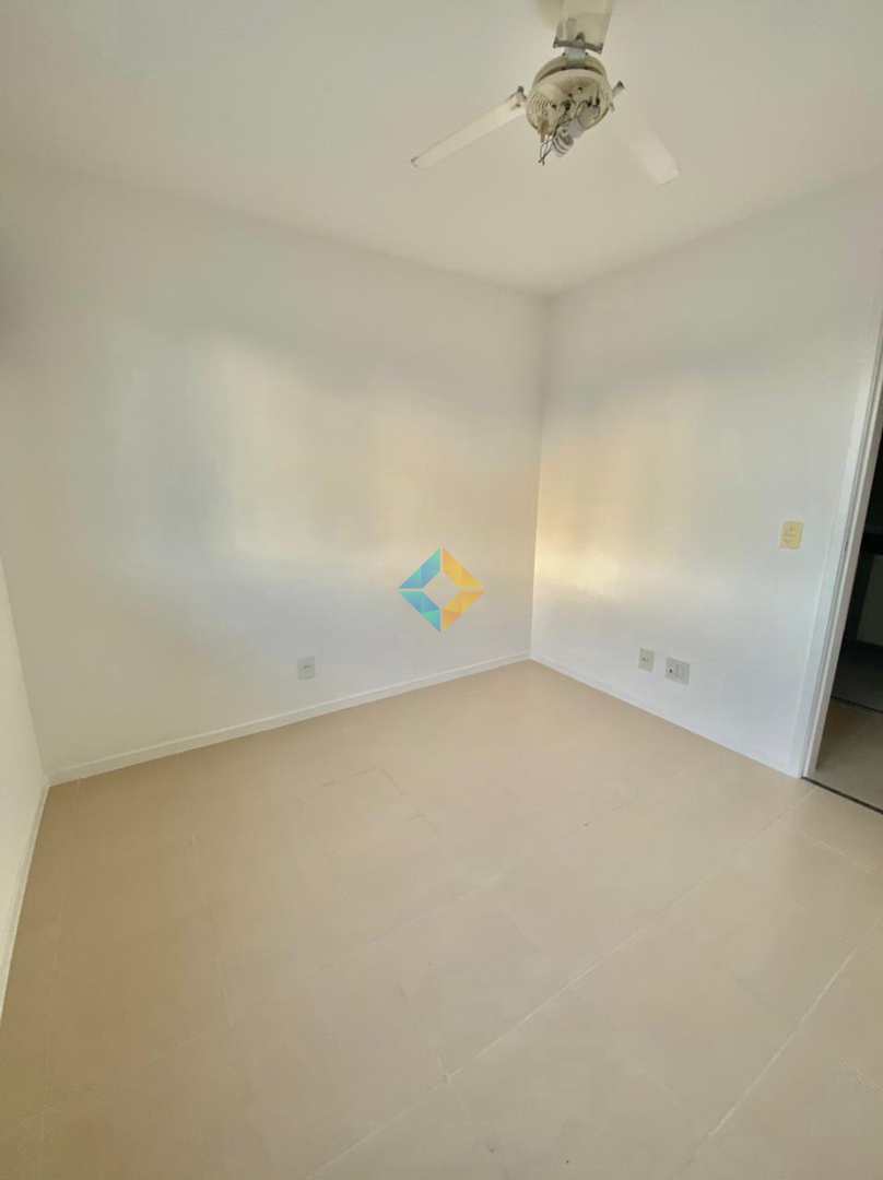 Apartamento à venda com 2 quartos, 70m² - Foto 19