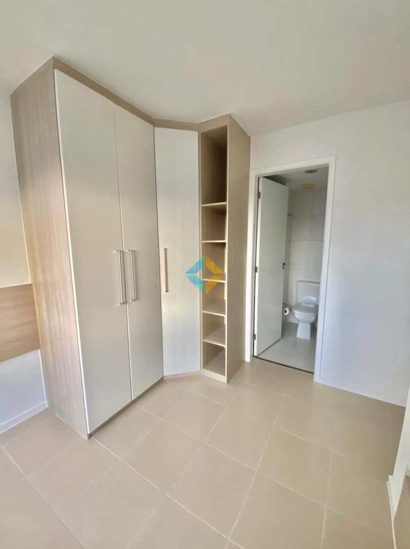 Apartamento à venda com 2 quartos, 70m² - Foto 17