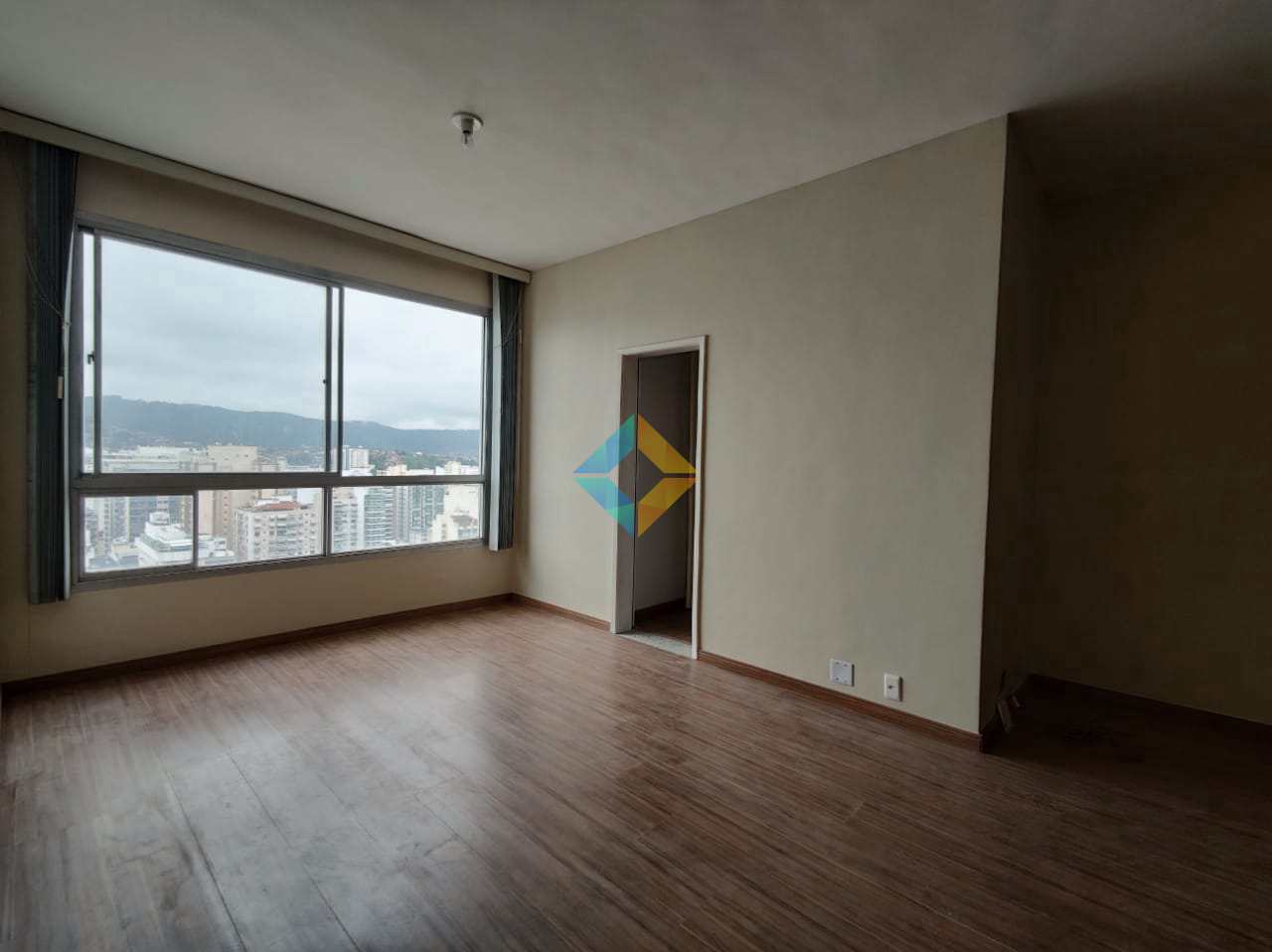 Apartamento à venda com 1 quarto, 66m² - Foto 3