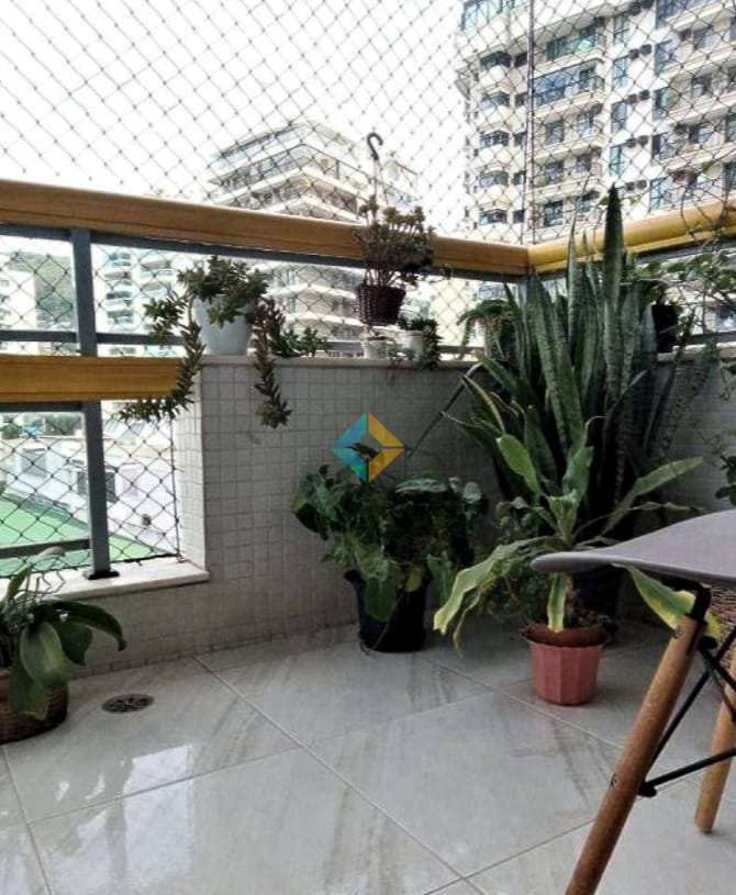 Apartamento à venda com 2 quartos, 76m² - Foto 2