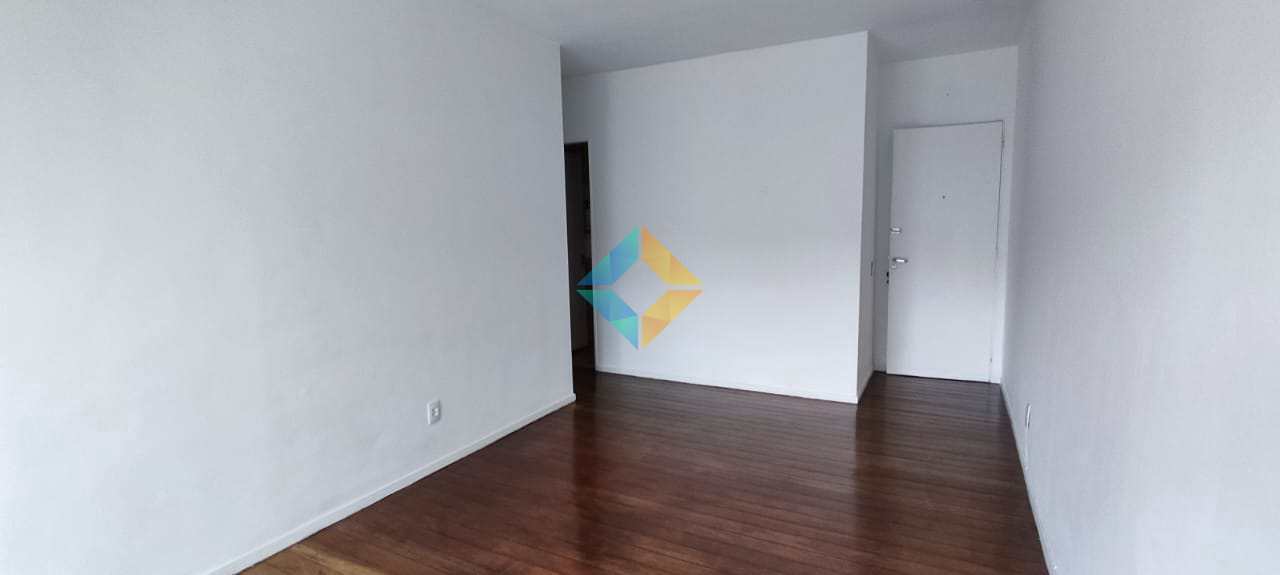 Apartamento à venda com 2 quartos, 70m² - Foto 4