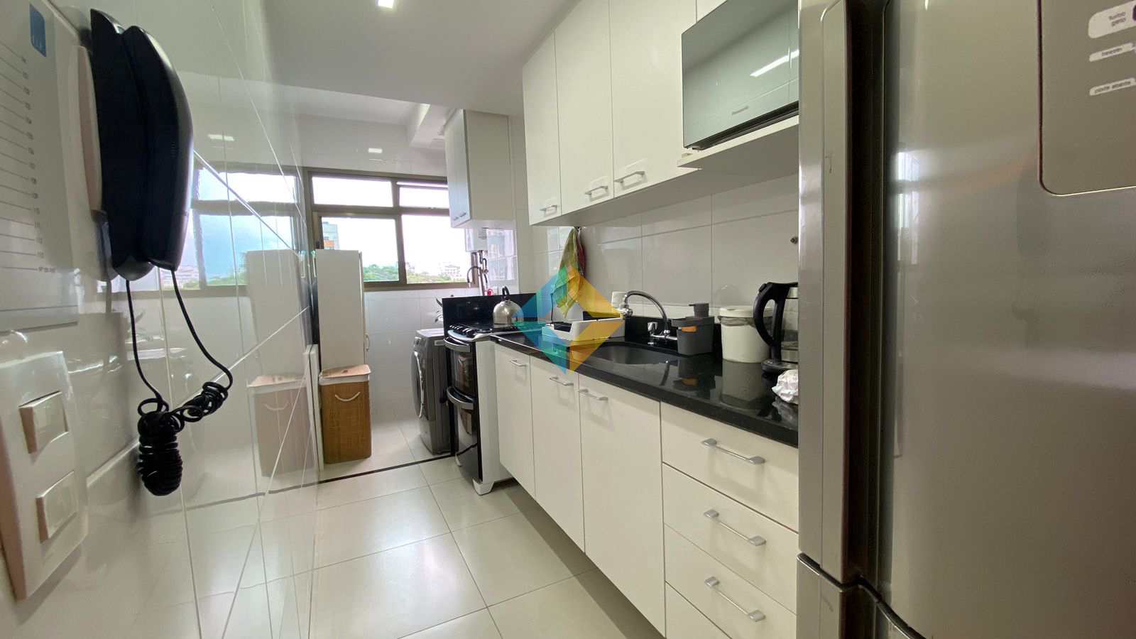 Apartamento à venda com 2 quartos, 70m² - Foto 17