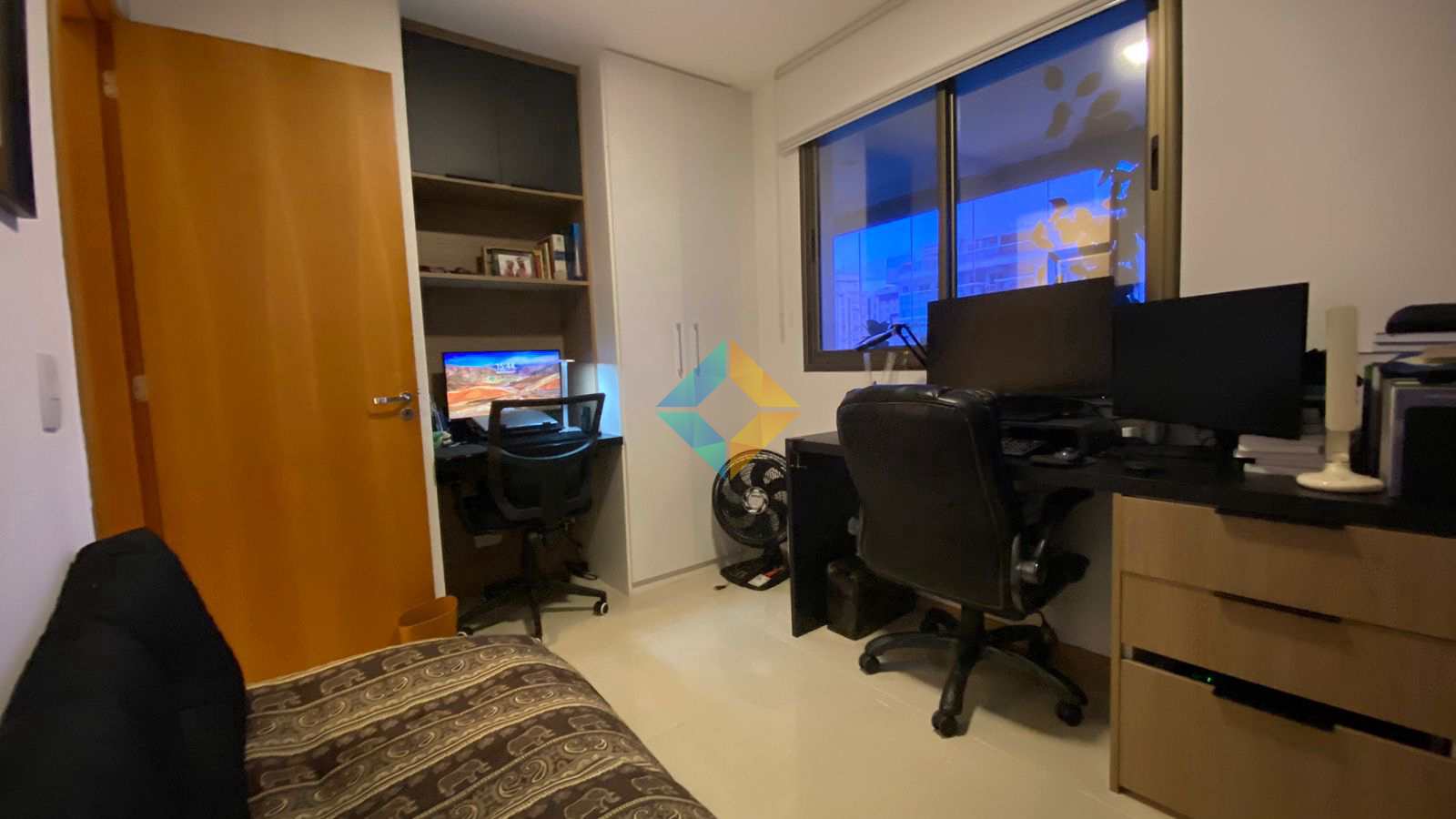 Apartamento à venda com 2 quartos, 70m² - Foto 7