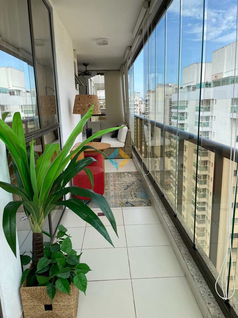 Apartamento à venda com 3 quartos, 120m² - Foto 1