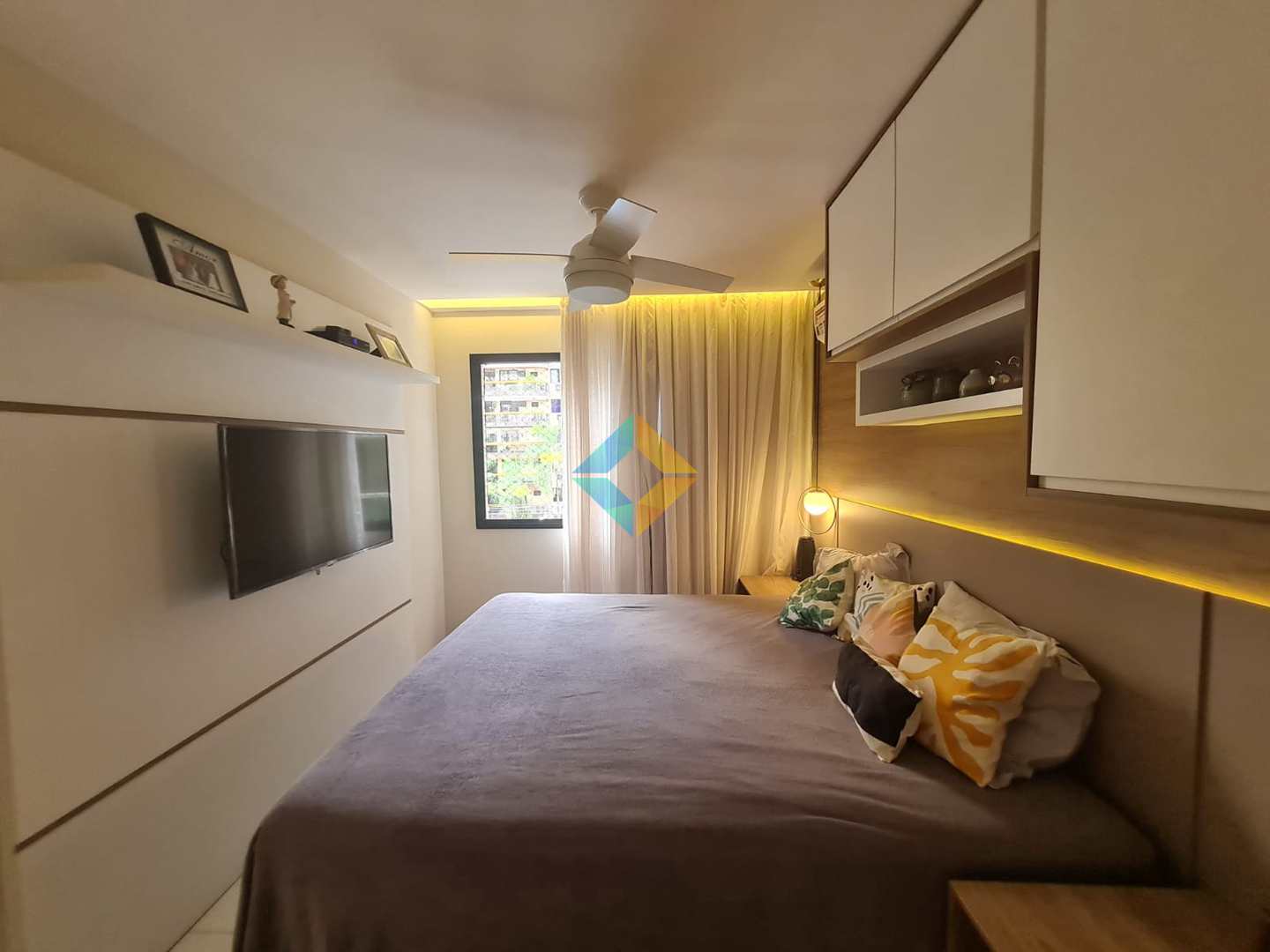 Apartamento à venda com 3 quartos, 94m² - Foto 11