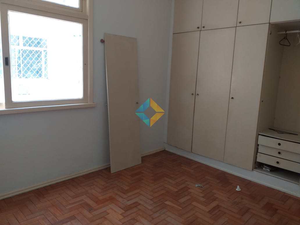 Apartamento à venda com 2 quartos, 80m² - Foto 2