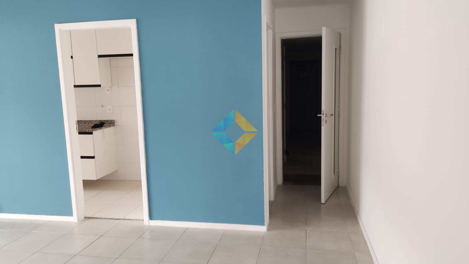 Apartamento à venda com 3 quartos, 90m² - Foto 2