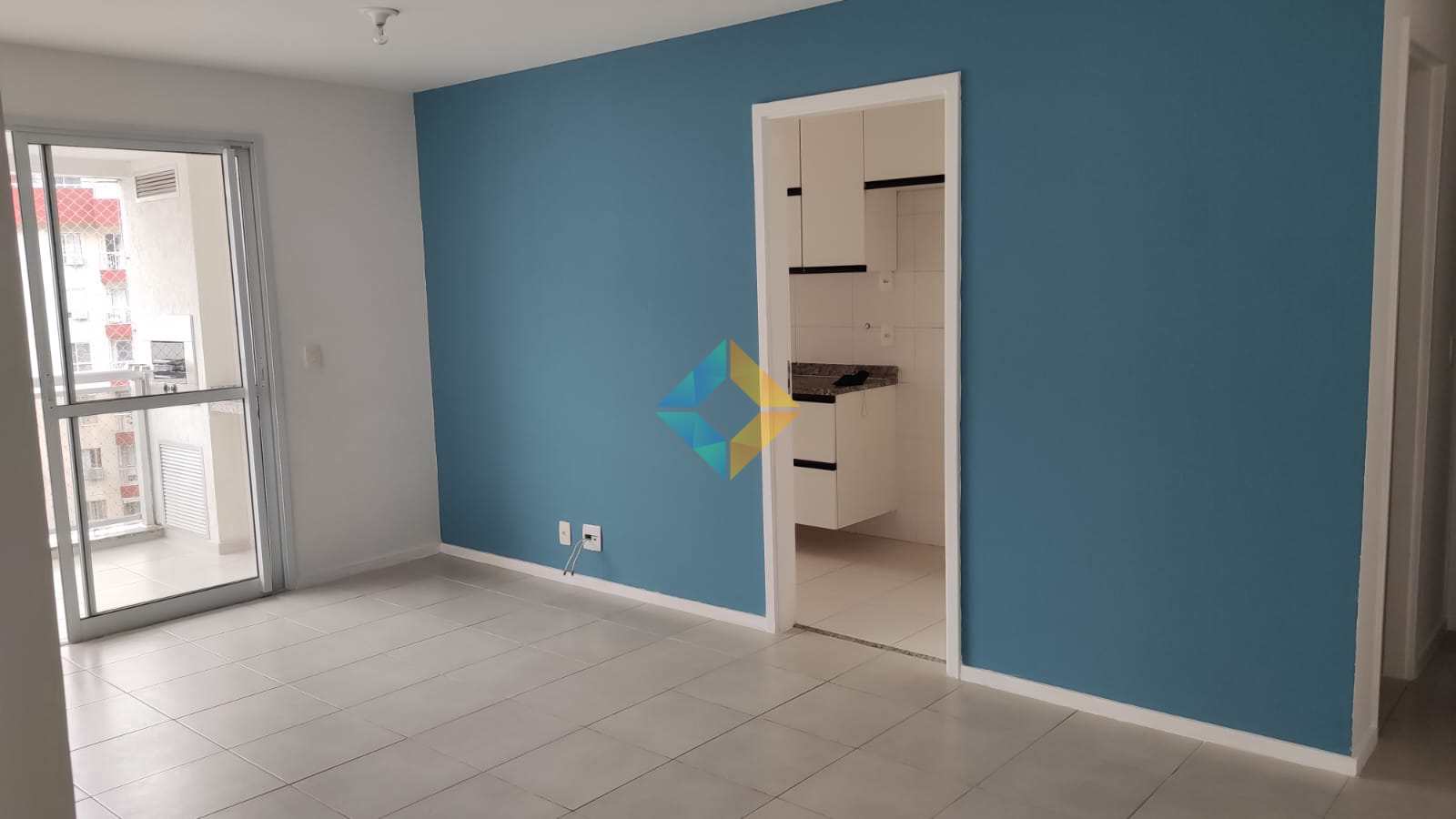 Apartamento à venda com 3 quartos, 90m² - Foto 1