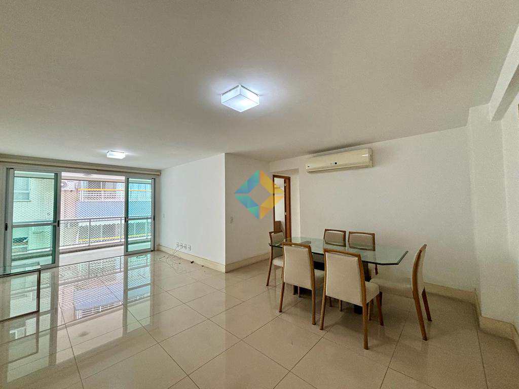 Apartamento à venda com 3 quartos, 130m² - Foto 2