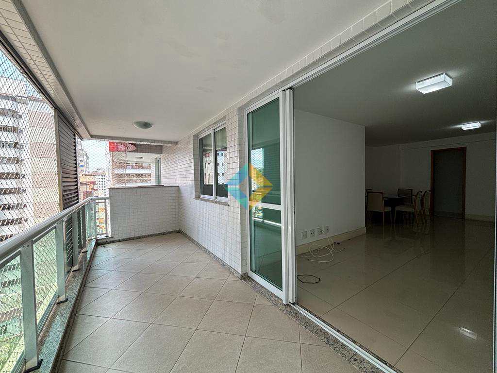 Apartamento à venda com 3 quartos, 130m² - Foto 1