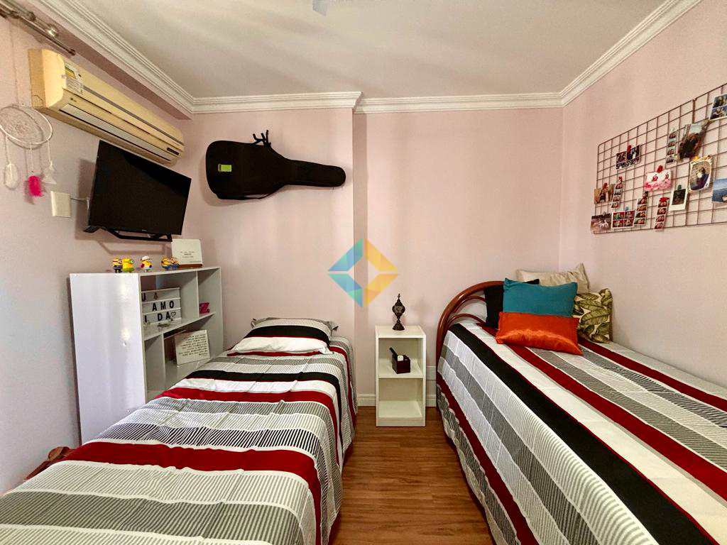 Apartamento à venda com 3 quartos, 150m² - Foto 17