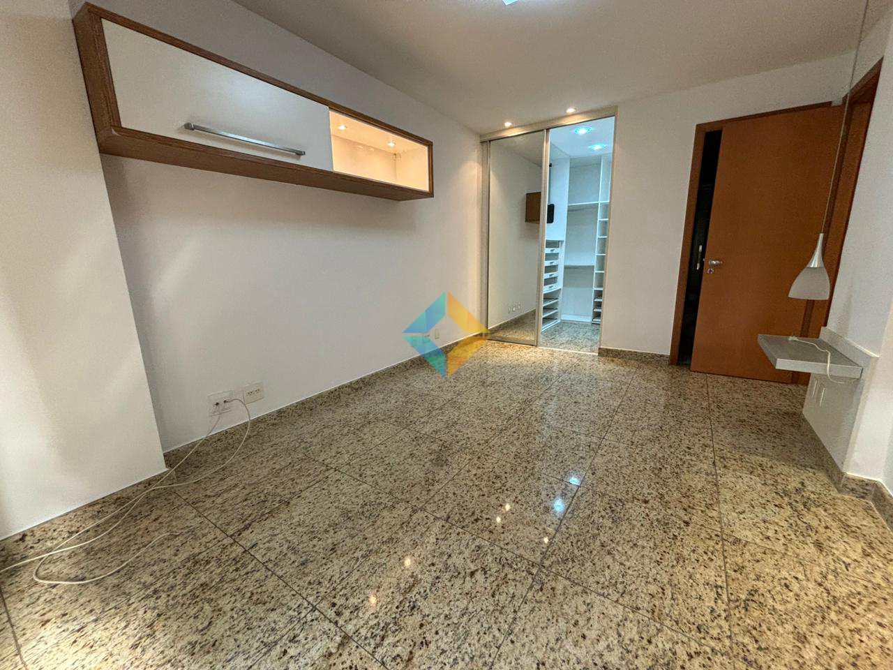 Apartamento à venda com 4 quartos, 135m² - Foto 16