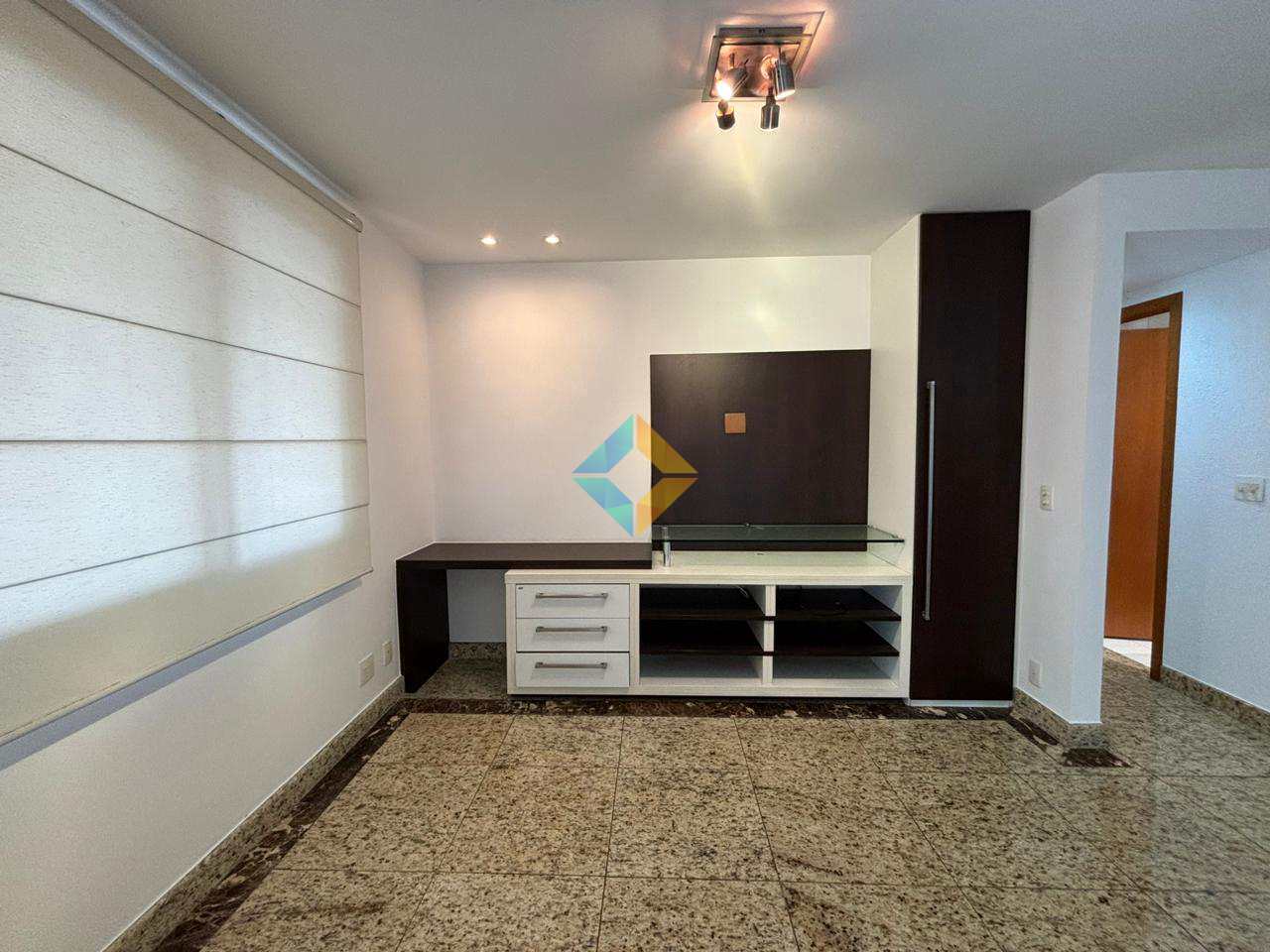 Apartamento à venda com 4 quartos, 135m² - Foto 10