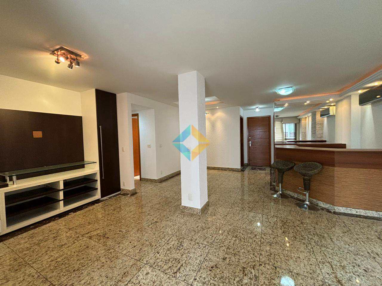 Apartamento à venda com 4 quartos, 135m² - Foto 4