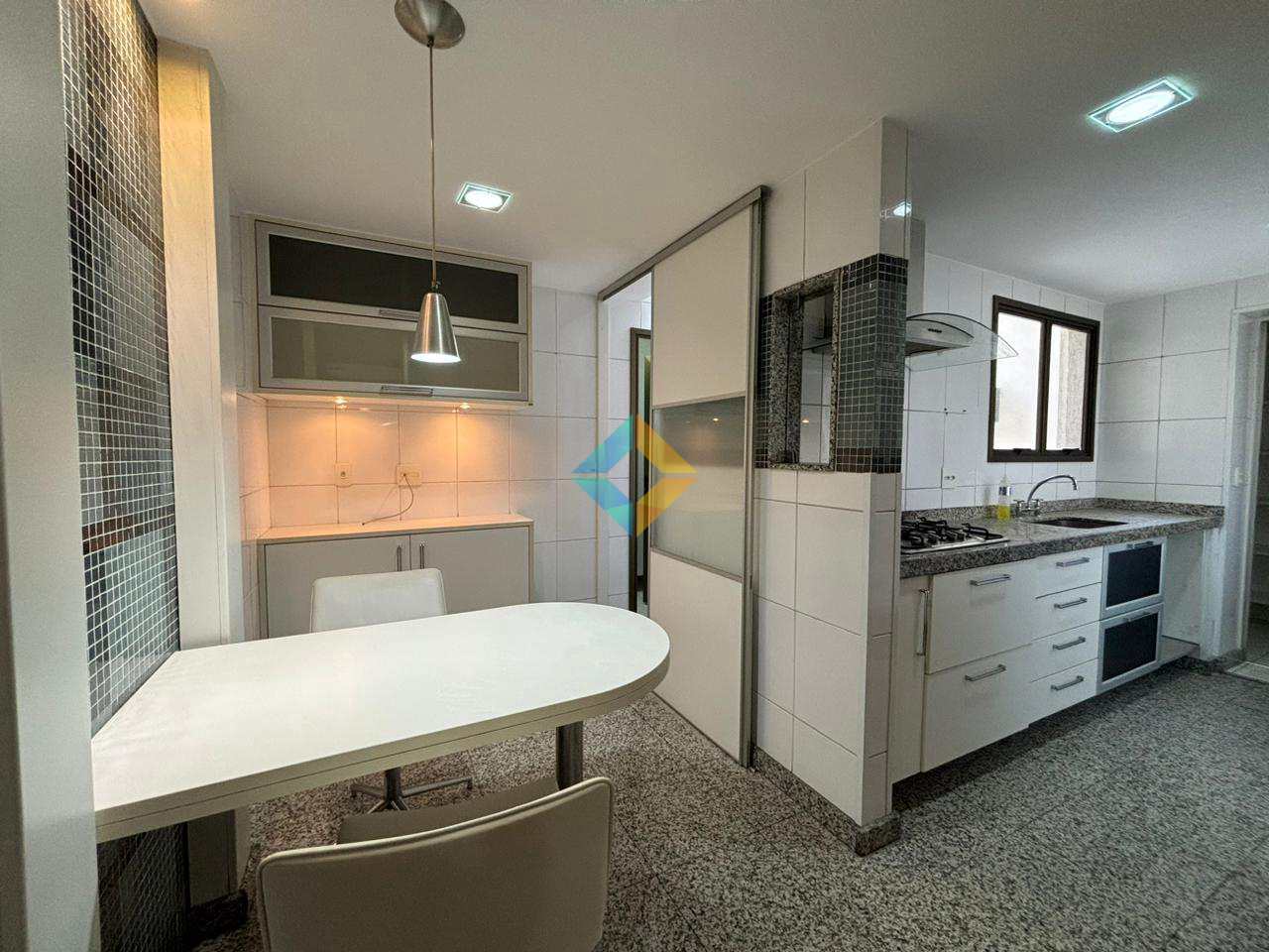 Apartamento à venda com 4 quartos, 135m² - Foto 24