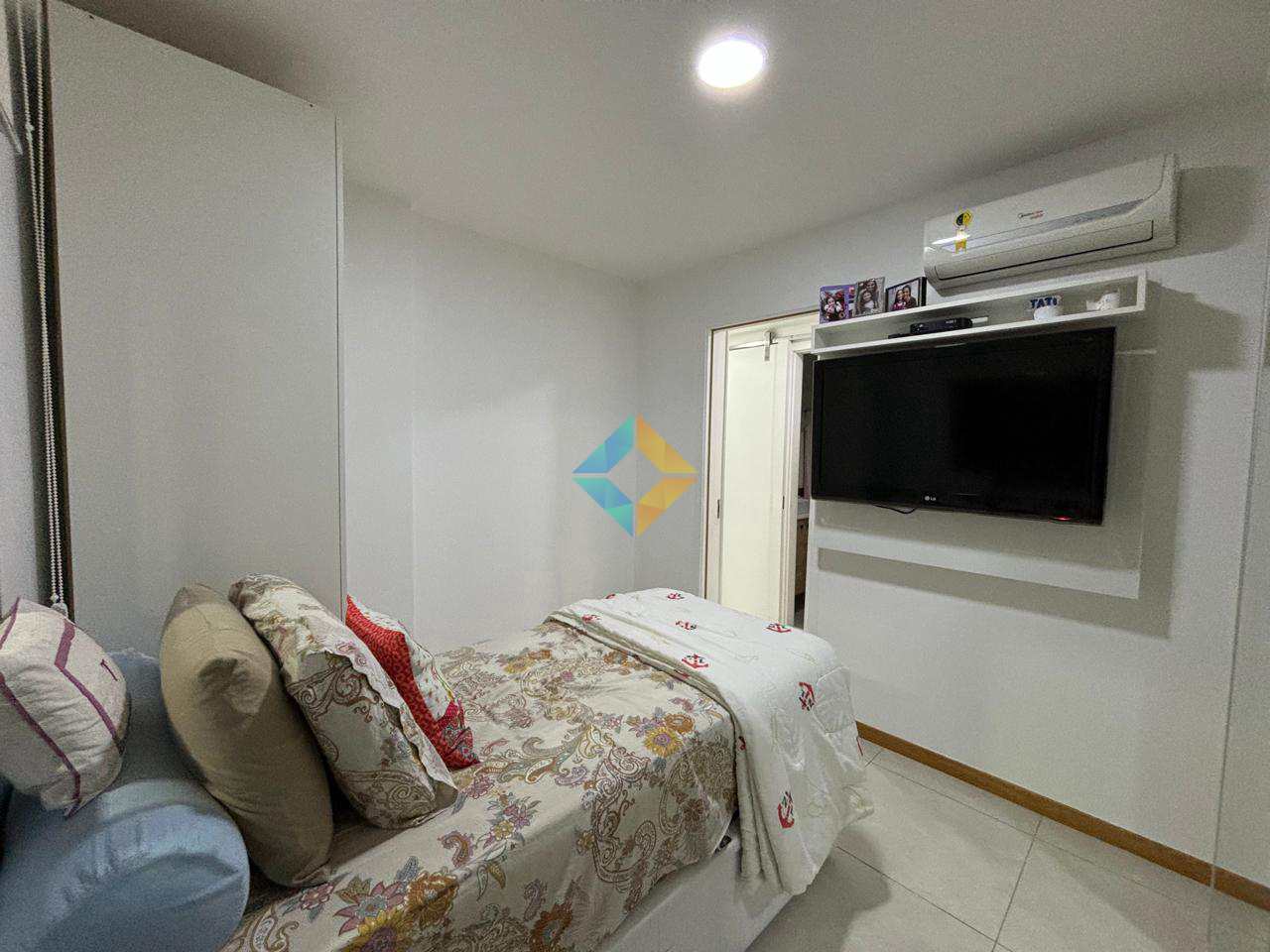 Apartamento à venda com 3 quartos, 97m² - Foto 13