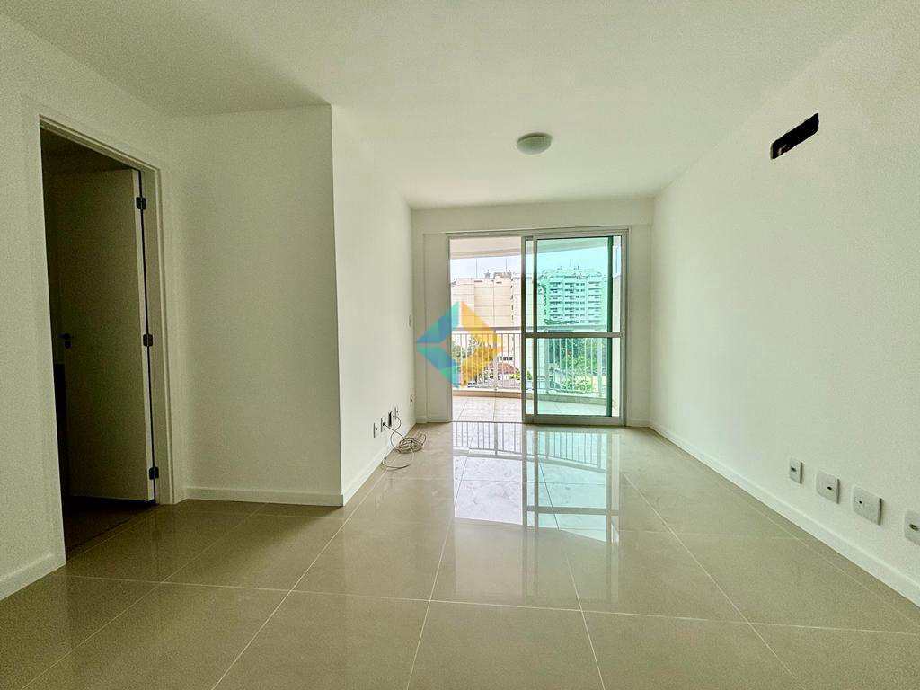 Apartamento à venda com 2 quartos, 90m² - Foto 2