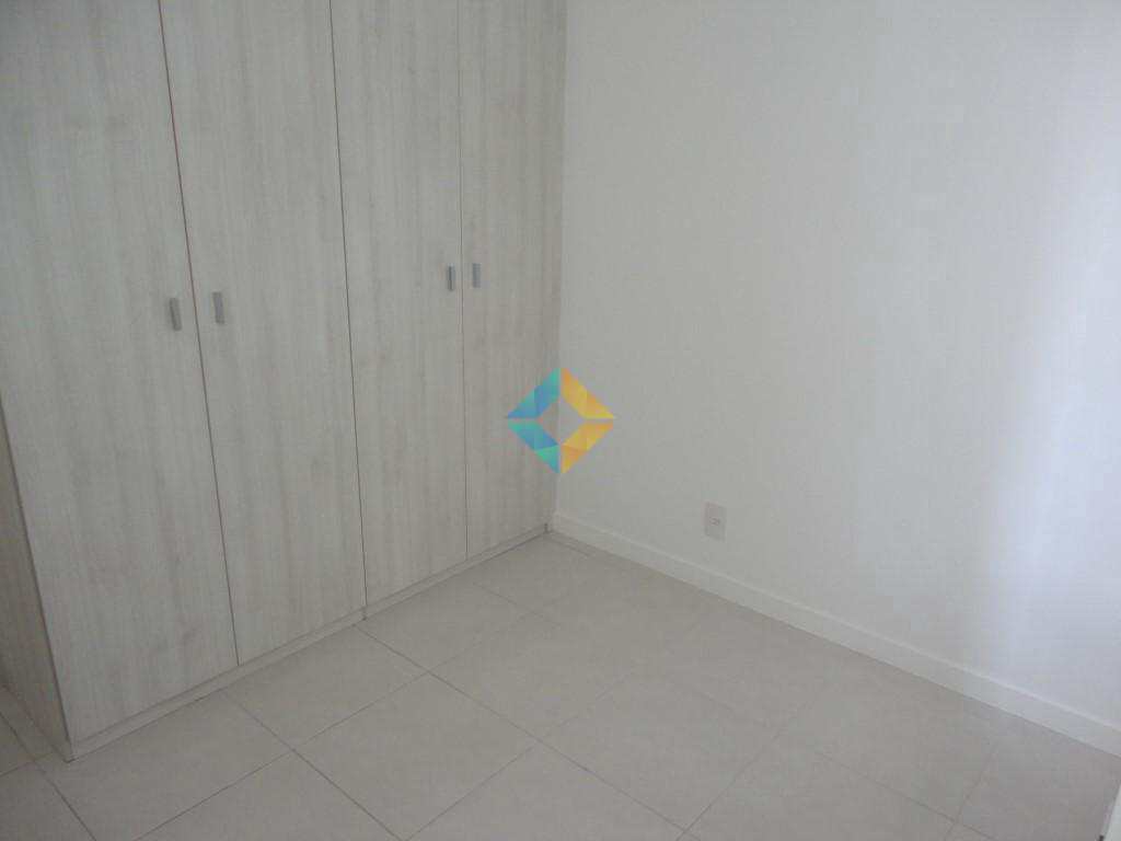 Apartamento à venda com 2 quartos, 68m² - Foto 8